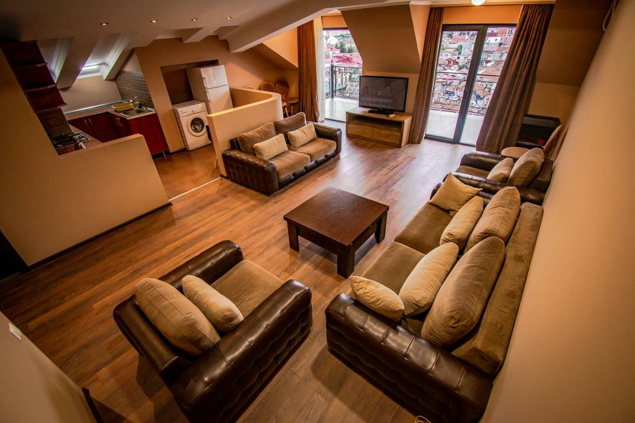 Daros Apartment Batumi Bagian luar foto
