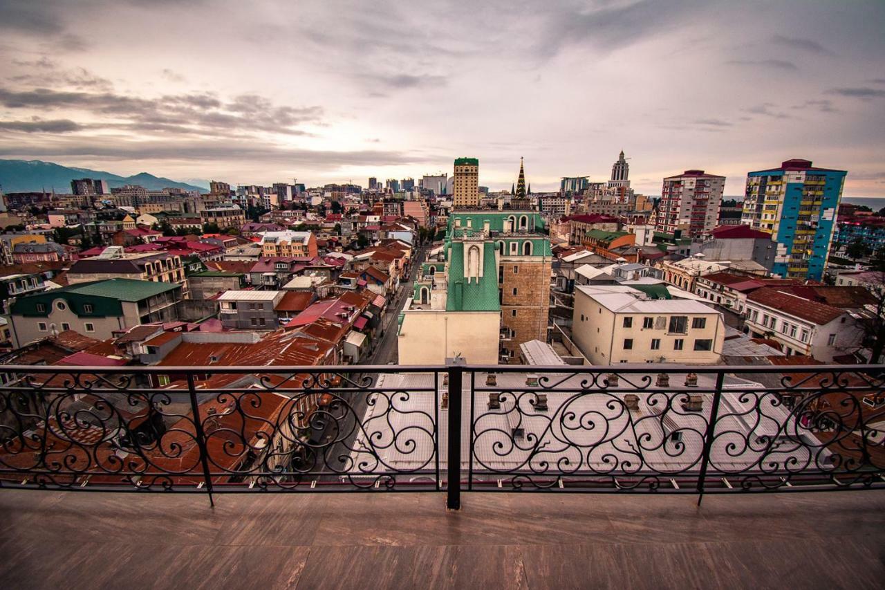 Daros Apartment Batumi Bagian luar foto