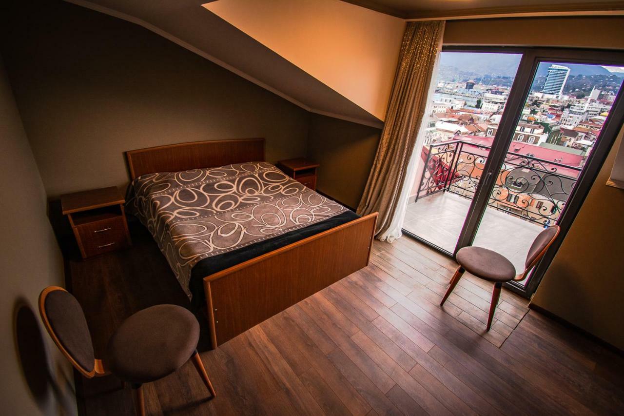 Daros Apartment Batumi Bagian luar foto