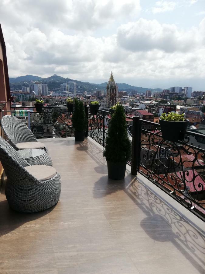 Daros Apartment Batumi Bagian luar foto