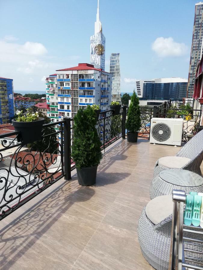 Daros Apartment Batumi Bagian luar foto